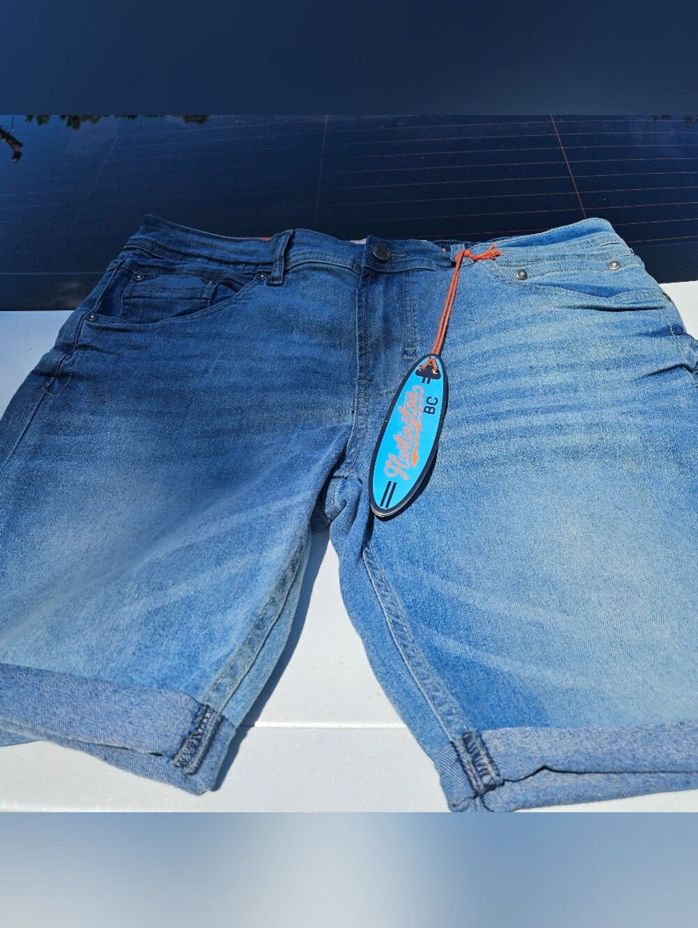 Huntington Beach Club Mens Stretch Denim Shorts Mid Wash Cuffed Size 32 NWT